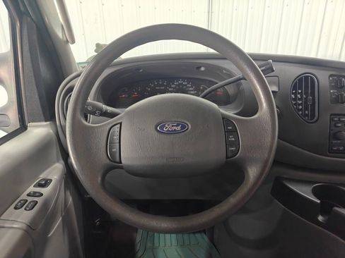 Used 2006 Ford E-350 and Econoline 350 XLT image 26