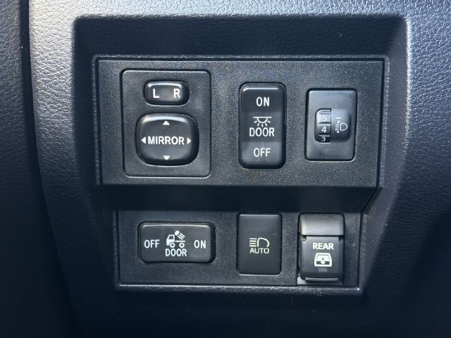 Used 2020 Toyota Tundra SR5 w/ TRD Off-Road Package AWD/4WD image 21
