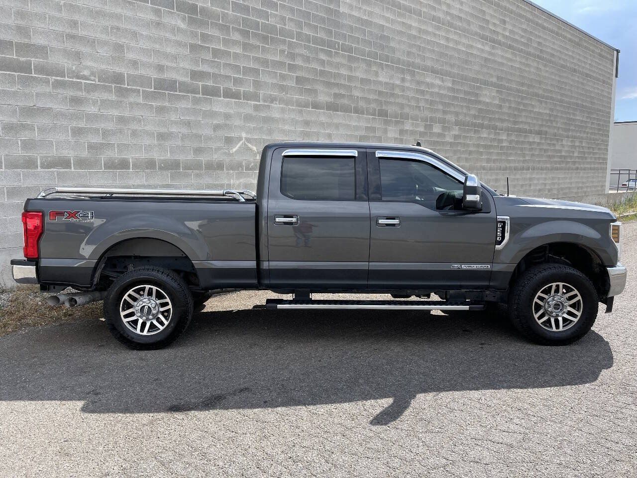 Used 2019 Ford F250 Lariat w/ Lariat Value Package AWD/4WD image 3
