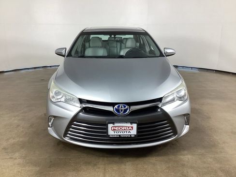 Used 2015 Toyota Camry XLE w/ Moonroof Package FWD image 2