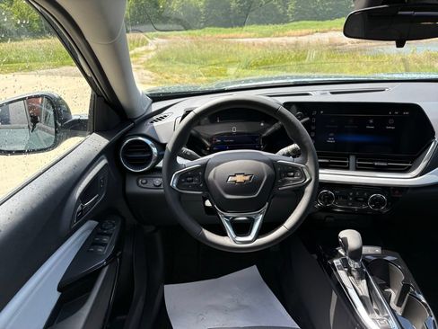 New 2026 Chevrolet Trax LT w/ LT Convenience Package FWD image 38