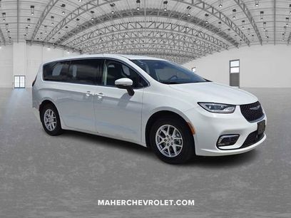 Used 2023 Chrysler Pacifica Touring-L