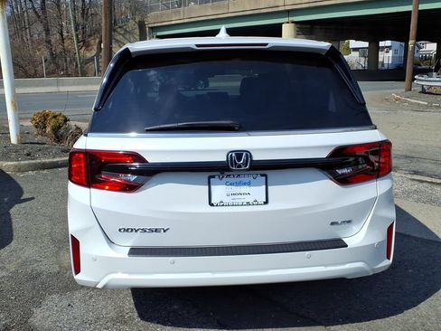 Certified 2025 Honda Odyssey Elite image 5