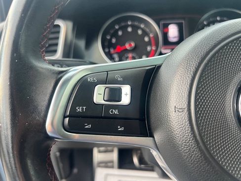Used 2017 Volkswagen GTI SE FWD image 26