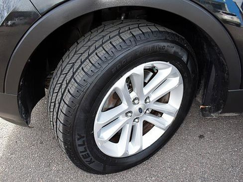 Used 2014 Ford Explorer XLT w/ Equipment Group 201A image 8