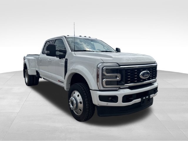 Used 2025 Ford F450 Platinum w/ FX4 Off-Road Package AWD/4WD image 3