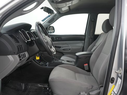 Used 2015 Toyota Tacoma PreRunner w/ Convenience Package RWD image 22