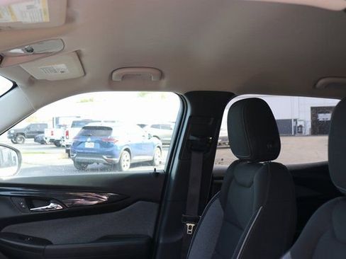 Used 2025 Chevrolet TrailBlazer LT image 17