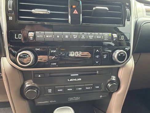 Used 2023 Lexus GX 460 Luxury w/ Accessory Package AWD/4WD image 51