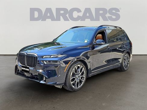 Used 2024 BMW X7 xDrive40i w/ M Sport Package AWD/4WD image 3