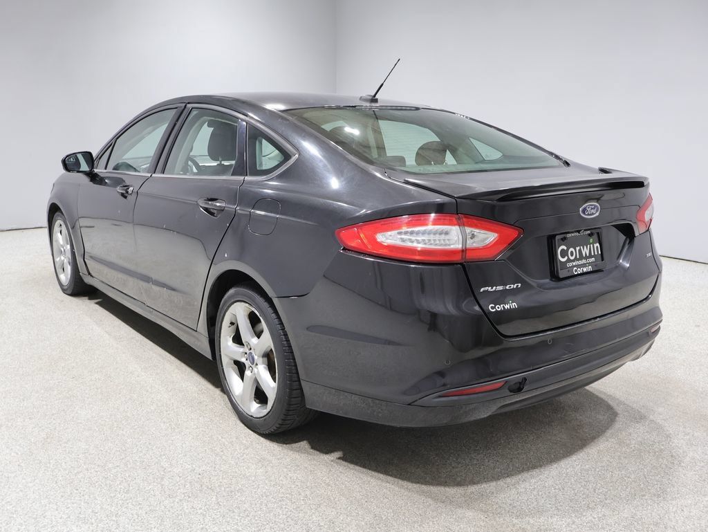 Used 2014 Ford Fusion SE FWD image 12