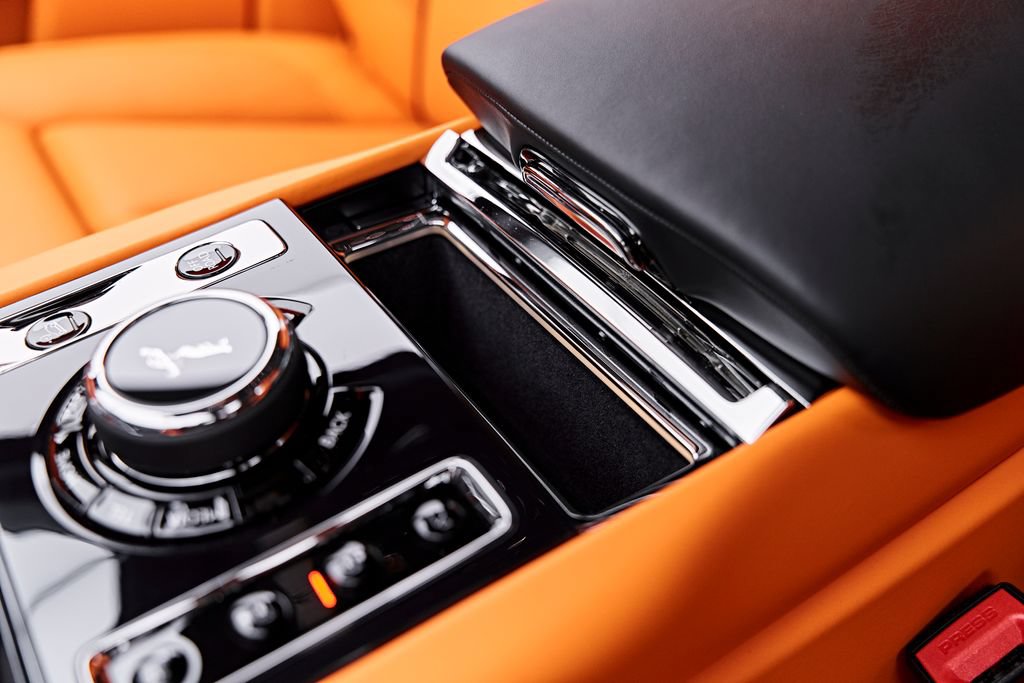 Used 2026 Rolls-Royce Cullinan w/ Cullinan Package AWD/4WD image 78