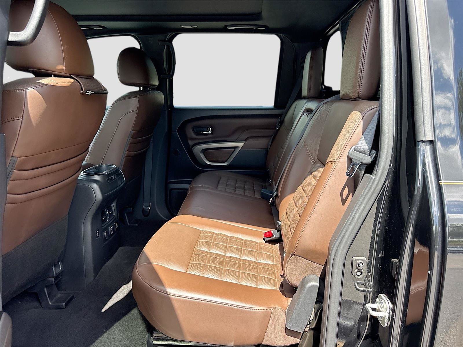 Used 2020 Nissan Titan Platinum Reserve w/ Moonroof Package AWD/4WD image 25