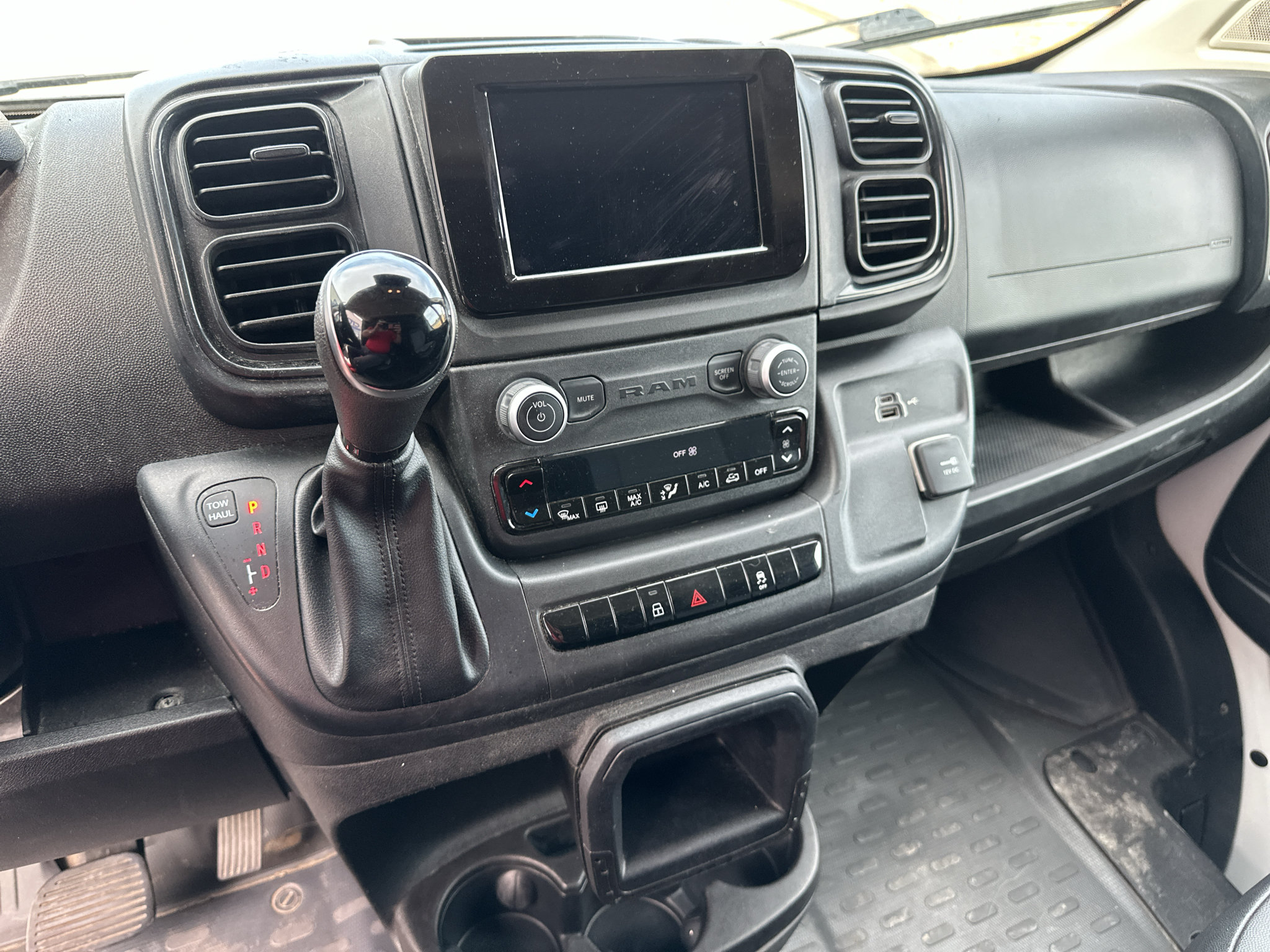 Used 2025 RAM ProMaster 2500 w/ Convenience Group FWD image 18