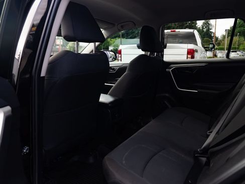 Used 2021 Toyota RAV4 LE AWD/4WD image 21