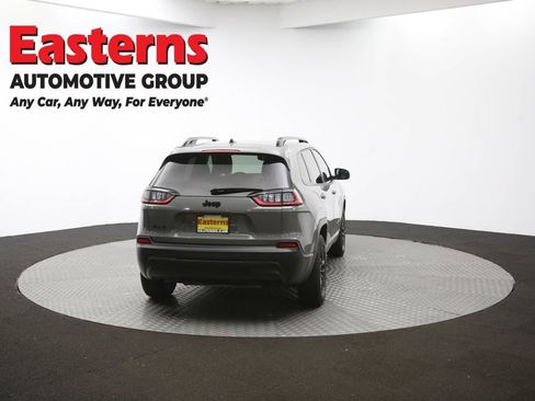 Used 2023 Jeep Cherokee Altitude Lux image 38