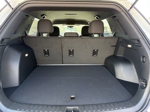 New 2026 Chevrolet Equinox LT w/ Safety and Technology Package FWD image 10