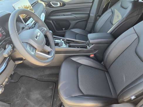 New 2026 Jeep Compass Latitude image 12