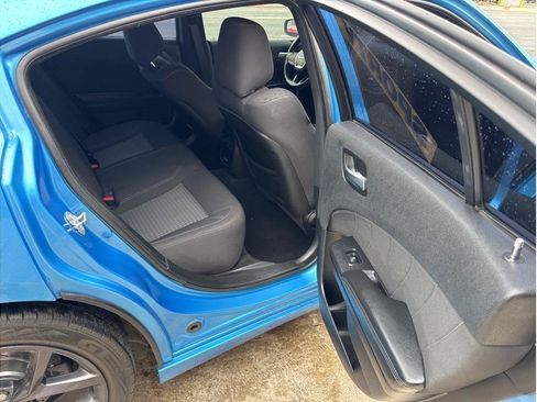 Used 2019 Dodge Charger SXT w/ Blacktop Package RWD image 10