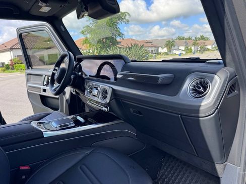 Used 2025 Mercedes-Benz G 550 image 48