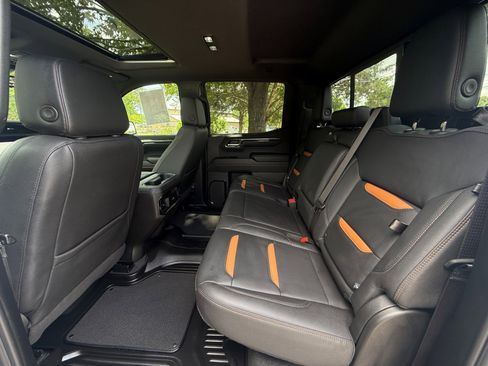 Used 2024 GMC Sierra 1500 AT4 w/ Technology Package image 29