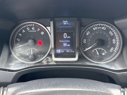 Used 2020 Toyota Tacoma TRD Off-Road w/ Technology Package AWD/4WD image 27