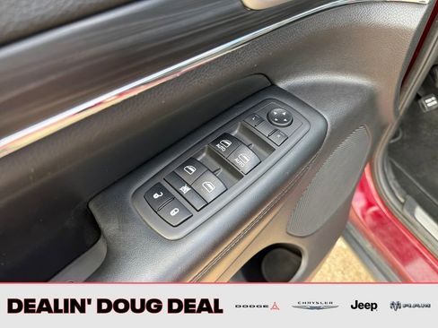 Used 2019 Jeep Grand Cherokee Limited w/ Trailer Tow Group IV AWD/4WD image 12