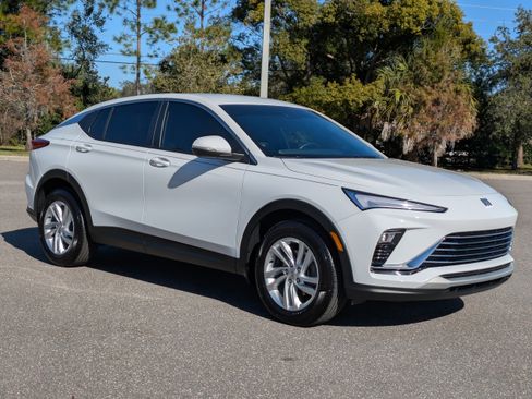 Used 2025 Buick Envista Preferred w/ Convenience I Package image 2