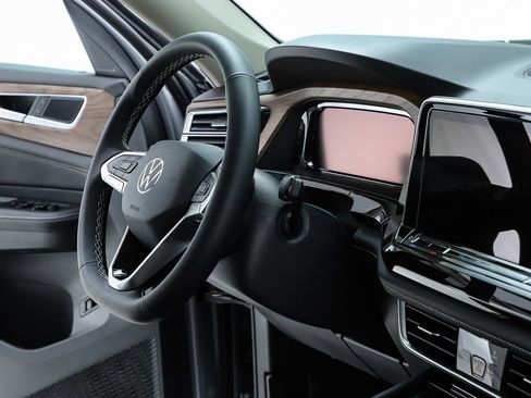 New 2026 Volkswagen Atlas SE FWD image 35