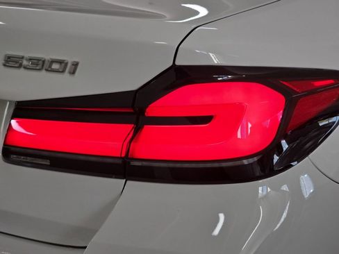 Certified 2022 BMW 530i xDrive w/ M Sport Package image 33