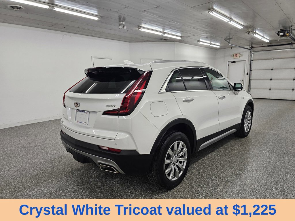 Used 2023 Cadillac XT4 Premium Luxury w/ Technology Package AWD/4WD image 4