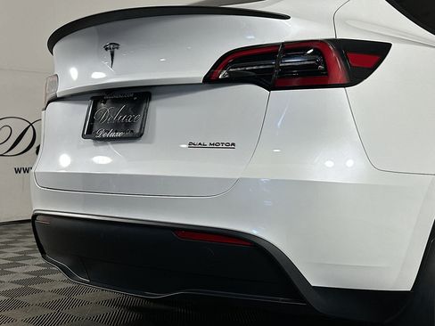 Used 2023 Tesla Model Y Performance image 25