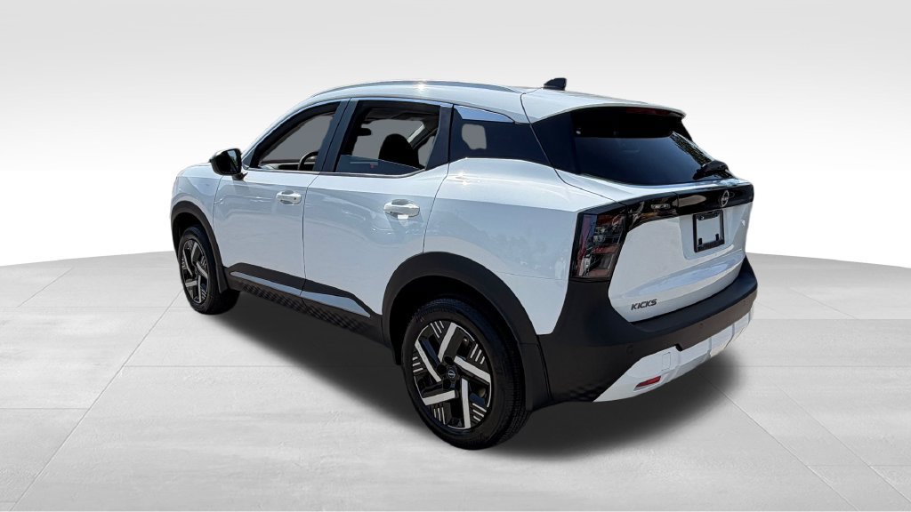 Used 2026 Nissan Kicks SV FWD image 5