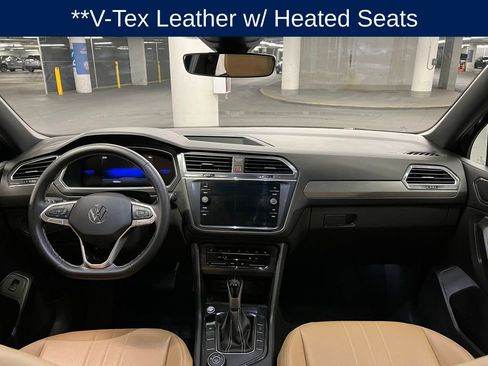 Used 2024 Volkswagen Tiguan SE w/ Panoramic Sunroof Package image 7