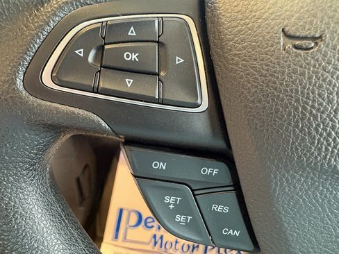 Used 2018 Ford Escape SE w/ SE Sync 3 Package FWD image 13