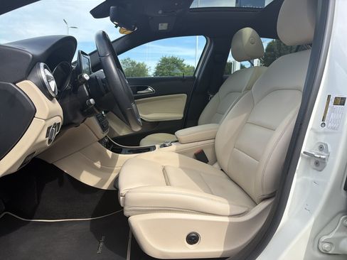 Used 2016 Mercedes-Benz GLA 250 image 16