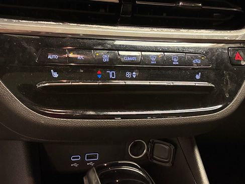 Used 2024 Buick Envista Sport Touring FWD image 38