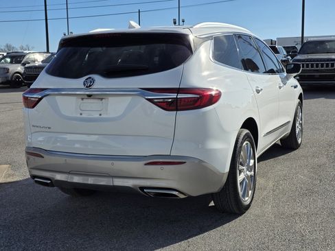 Used 2021 Buick Enclave Essence image 8