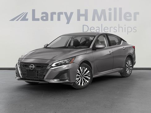 Used 2023 Nissan Altima 2.5 SV FWD image 1