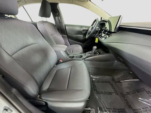 Certified 2025 Toyota Corolla LE image 25