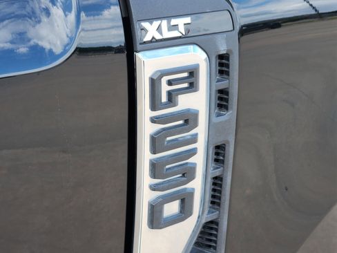 Used 2023 Ford F250 XLT AWD/4WD image 12