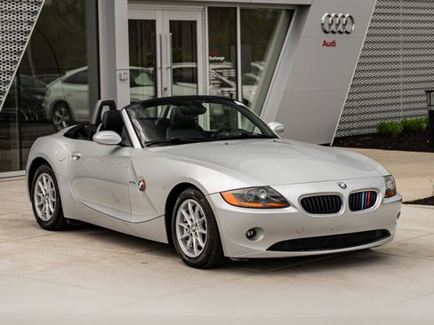 Used 2003 BMW Z4 2.5i RWD image 2
