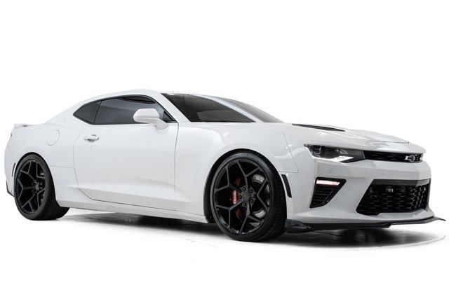 Used 2016 Chevrolet Camaro SS RWD image 6
