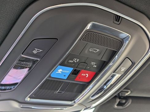 Used 2024 Jeep Grand Cherokee Limited w/ Black Appearance Package AWD/4WD image 15