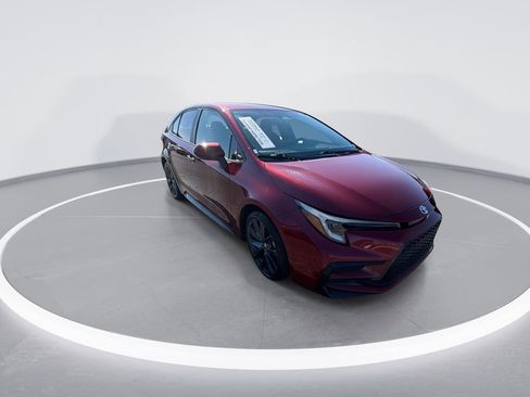 Used 2023 Toyota Corolla SE image 2