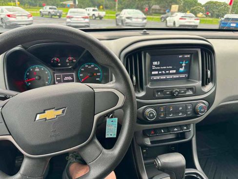 Used 2017 Chevrolet Colorado W/T w/ WT Convenience Package RWD image 13