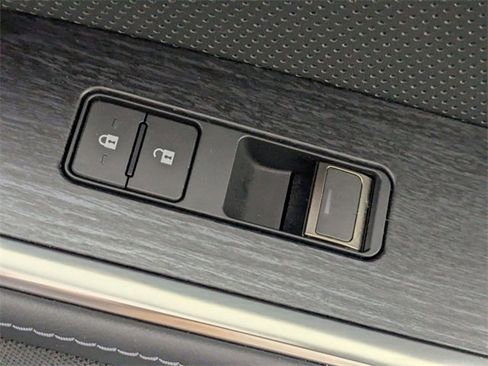 Used 2024 Lexus GX 550 image 34