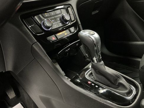 Used 2022 Buick Encore Preferred w/ Safety Package image 17