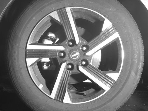 Used 2025 Nissan Sentra SV FWD image 12