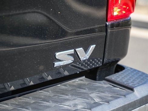Used 2017 Nissan Titan SV image 17